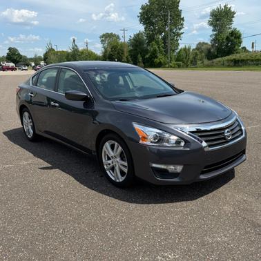 Grey 2013 Nissan Altima 3.5 S