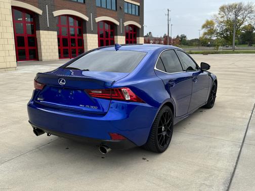 2016 Lexus IS 300 