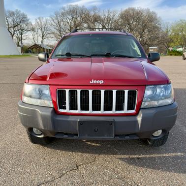 Red 2004 Jeep Grand Cherokee Laredo
