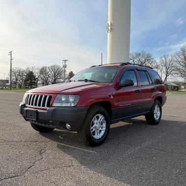Red 2004 Jeep Grand Cherokee Laredo
