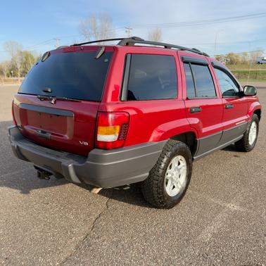 Red 2004 Jeep Grand Cherokee Laredo