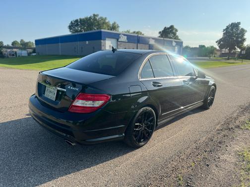 2010 Mercedes-Benz C-Class C 300 4MATIC Luxury