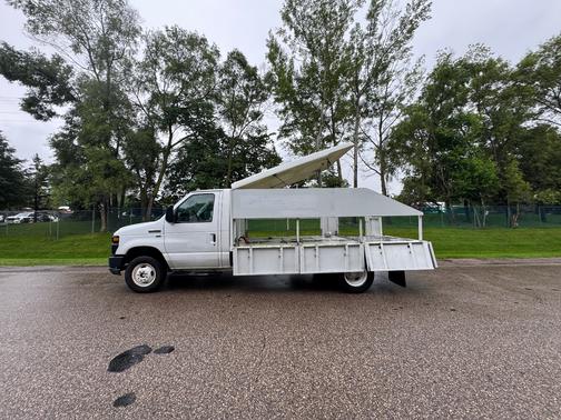 2011 Ford E350 Super Duty XLT