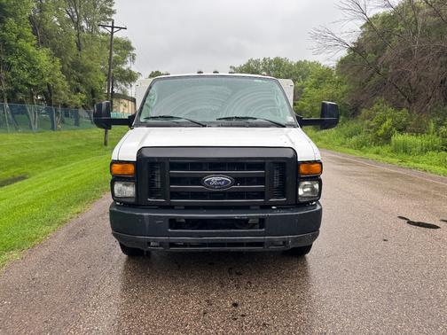 2011 Ford E350 Super Duty XLT