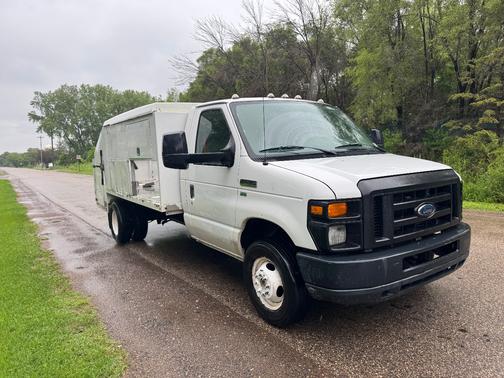 2011 Ford E350 Super Duty XLT