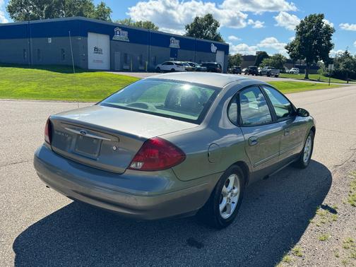 2001 Ford Taurus SE