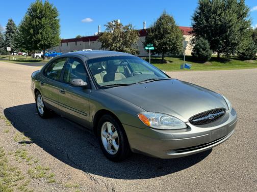 2001 Ford Taurus SE