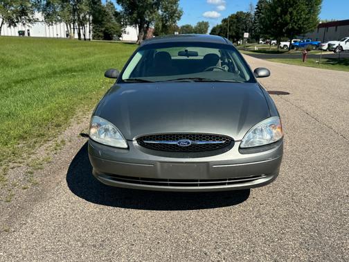 2001 Ford Taurus SE