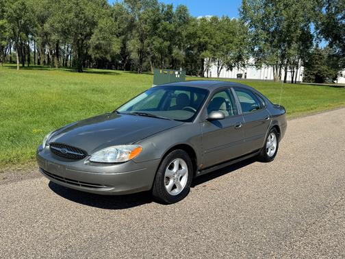 2001 Ford Taurus SE
