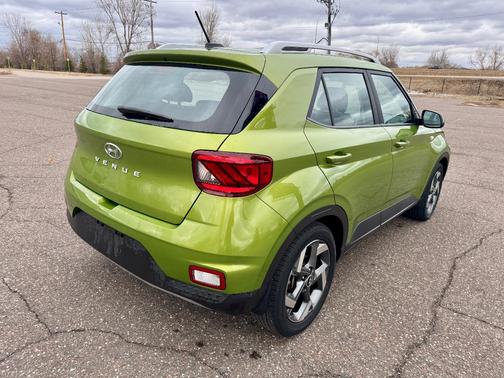 2023 Hyundai VENUE SEL