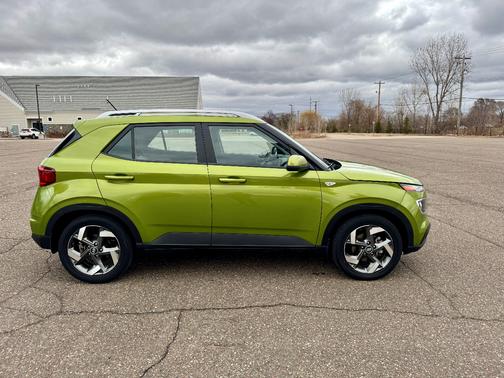 2023 Hyundai VENUE SEL