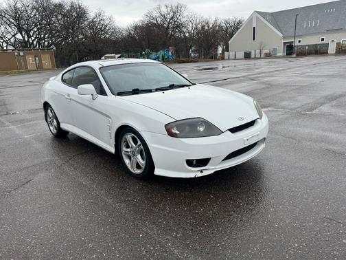 White 2006 Hyundai Tiburon GT