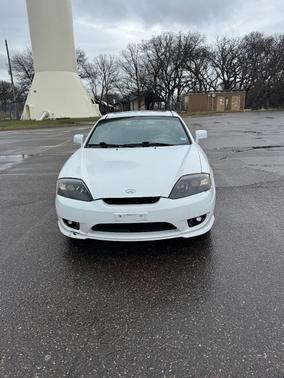 White 2006 Hyundai Tiburon GT