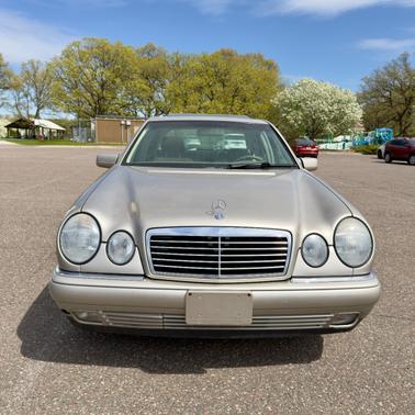 Beige 1999 Mercedes-Benz E-Class E320 AWD