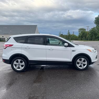 White 2014 Ford Escape SE