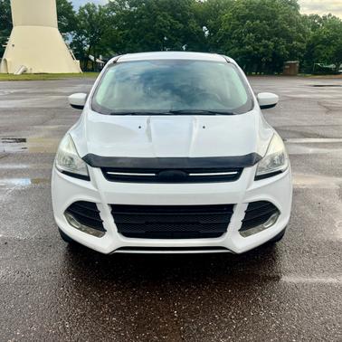 White 2014 Ford Escape SE