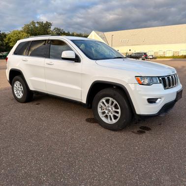White 2018 Jeep Grand Cherokee Laredo E