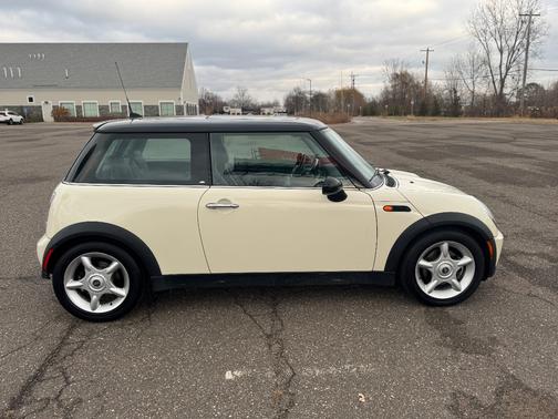 2006 MINI Cooper 