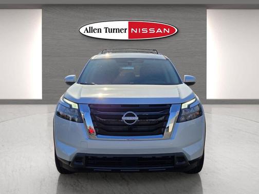 2025 Nissan Pathfinder SV FWD
