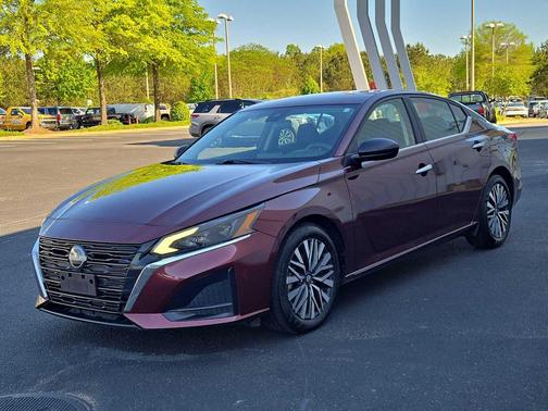 Garnet Pearl Metallic 2024 Nissan Altima 2.5 SV