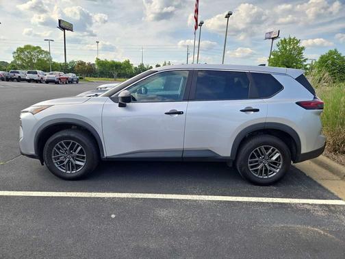 Brilliant Silver Metallic 2024 Nissan Rogue S