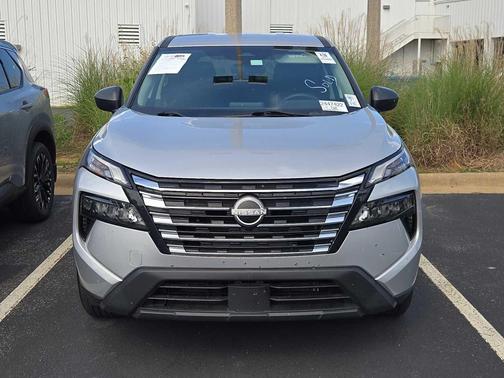 Brilliant Silver Metallic 2024 Nissan Rogue S