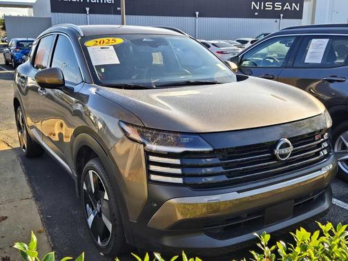 2025 Nissan Kicks SR