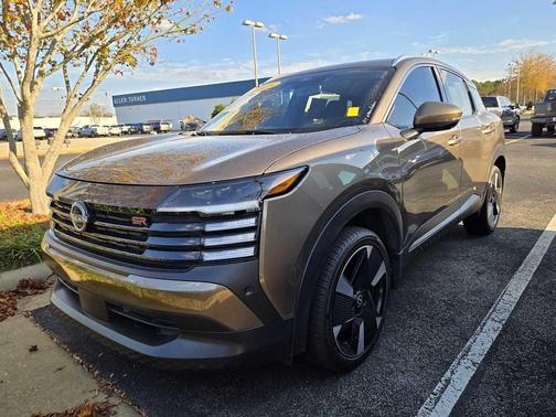 2025 Nissan Kicks SR