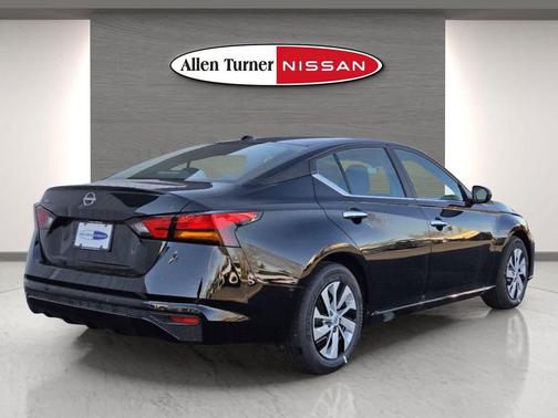 2025 Nissan Altima S FWD