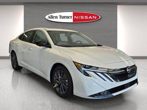 Aspen White Tricoat 2026 Nissan Sentra SL