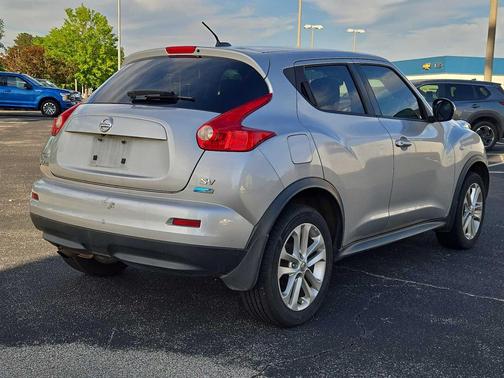 Brilliant Silver 2014 Nissan Juke SV