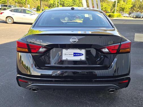 Super Black 2026 Nissan Altima SV FWD
