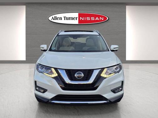 Pearl White Tricoat 2019 Nissan Rogue SL