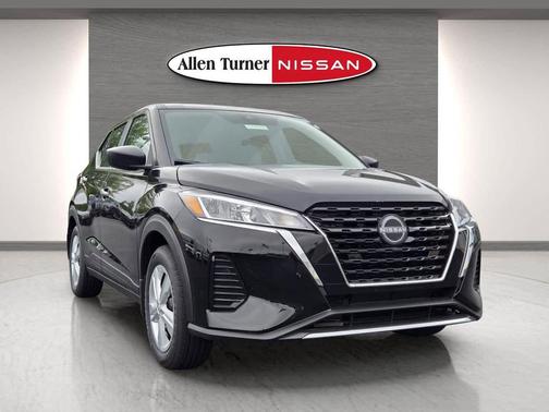 2025 Nissan Kicks S