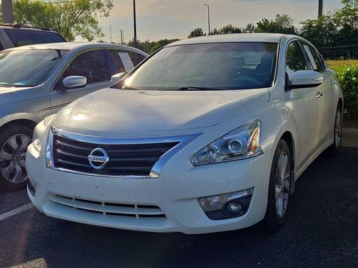 Pearl White 2014 Nissan Altima 2.5 SL