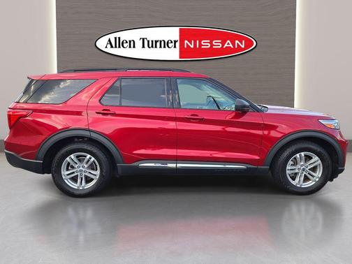 Rapid Red Metallic Tinted Clearcoat 2021 Ford Explorer XLT