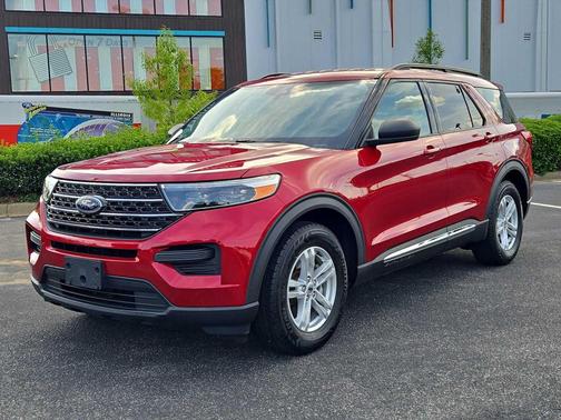 Rapid Red Metallic Tinted Clearcoat 2021 Ford Explorer XLT