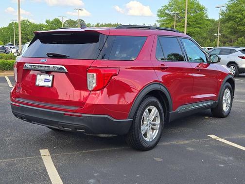 Rapid Red Metallic Tinted Clearcoat 2021 Ford Explorer XLT