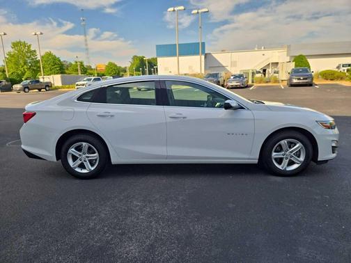 Summit White 2024 Chevrolet Malibu 1LS
