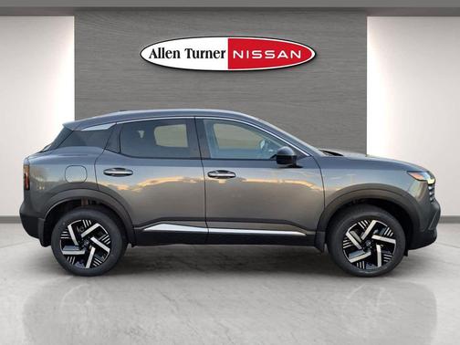 Gun Metallic 2026 Nissan Kicks SV