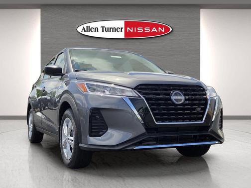 2025 Nissan Kicks S