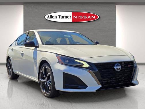 2025 Nissan Altima SR FWD