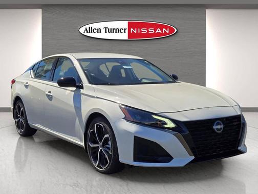 2025 Nissan Altima SR FWD