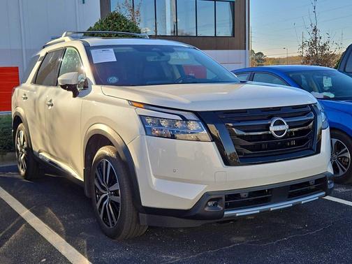2024 Nissan Pathfinder Platinum FWD