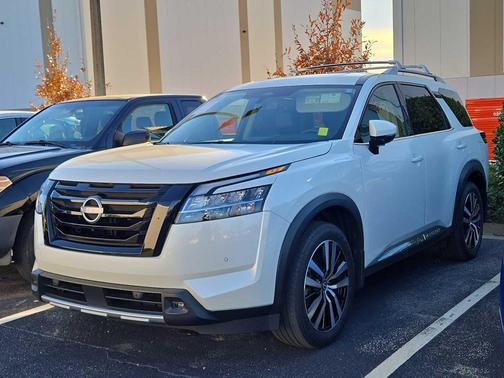 2024 Nissan Pathfinder Platinum FWD