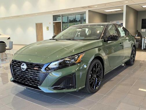 Tactical Green Metallic/Super Black 2026 Nissan Altima SR FWD