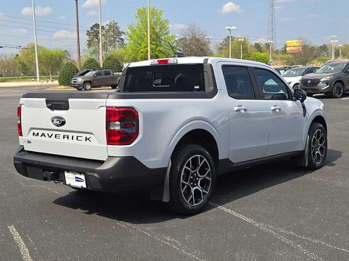 Space White Metallic 2025 Ford Maverick Lariat