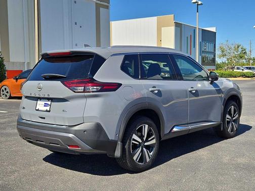 2022 Nissan Rogue SL