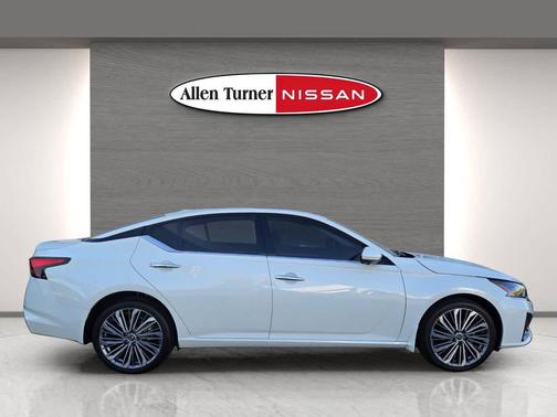 2025 Nissan Altima SL AWD