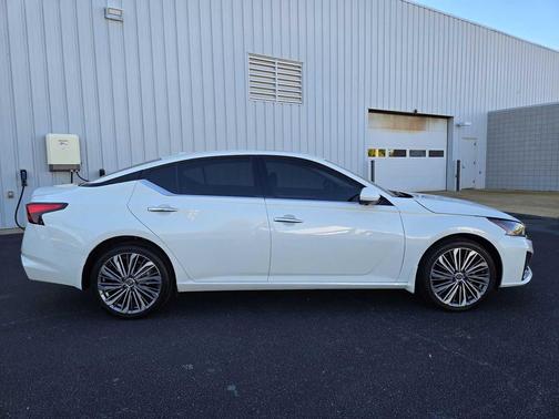 2025 Nissan Altima SL AWD